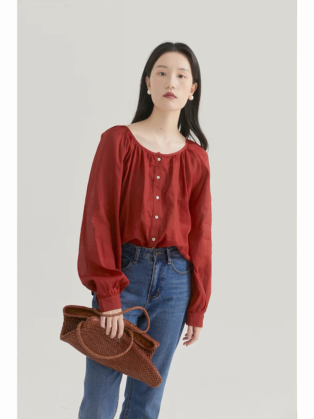 비 실사 레트로 빨간색 맨위 벌룬 소매 셔츠 가을 주름 라운드 넥 거품 소매 작은 대중 디자인 프랑스식 작은 셔츠 이미지 2