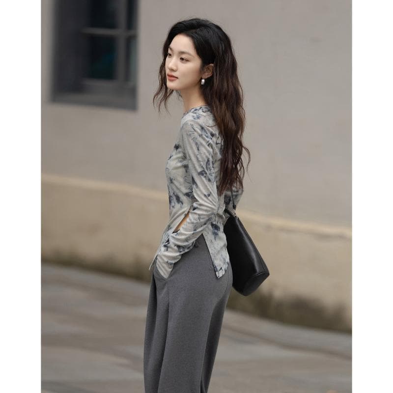 패션 라운드 넥 긴팔 티셔츠 2026 봄 가을 새로운 여성 블루 작은 대중 홀치기 염색 몸매 가꾸기 기본 셔츠 상세 이미지 6