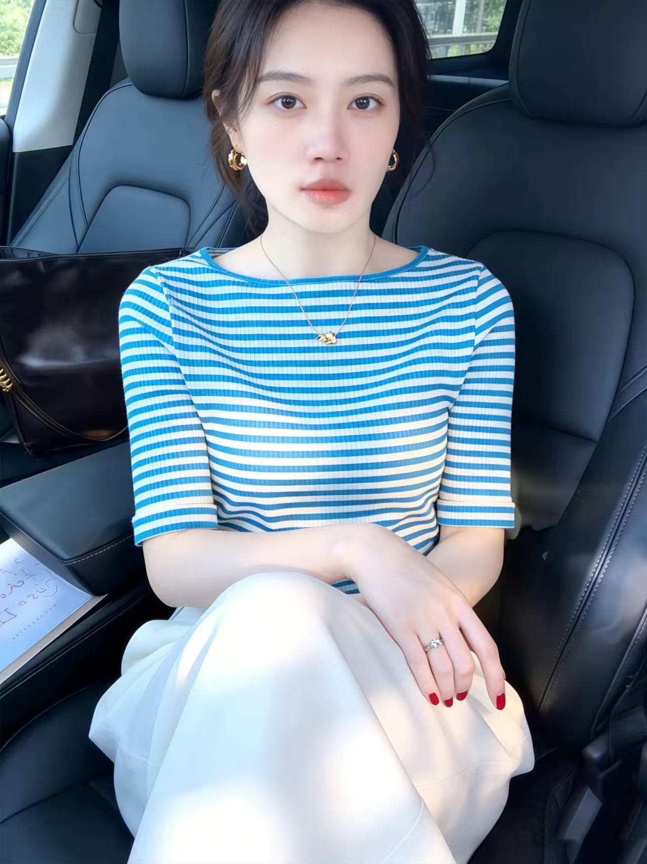 파란색 스트라이프 라운드 넥 캐주얼 바람 루즈핏 반소매 티셔츠 여성 2026 여름 도파민 한 부서 고급 센스 맨위 상세 이미지 3