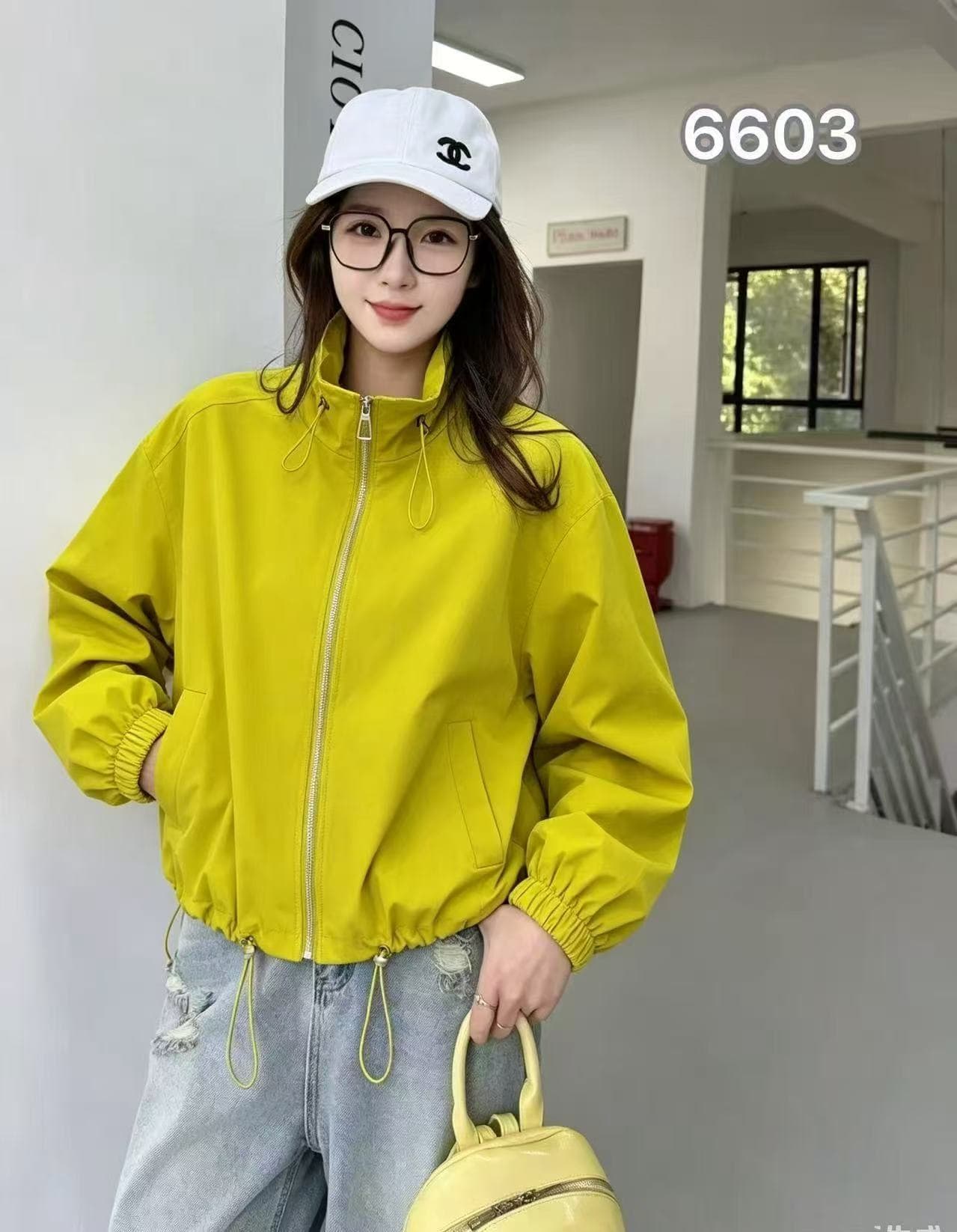이른 가을 밝은 색상 쇼트 스타일 자켓 여성 스탠드 칼라 지퍼 펌프 로프 밑단 루즈핏 작은 키 캐주얼 재킷 상세 이미지 1