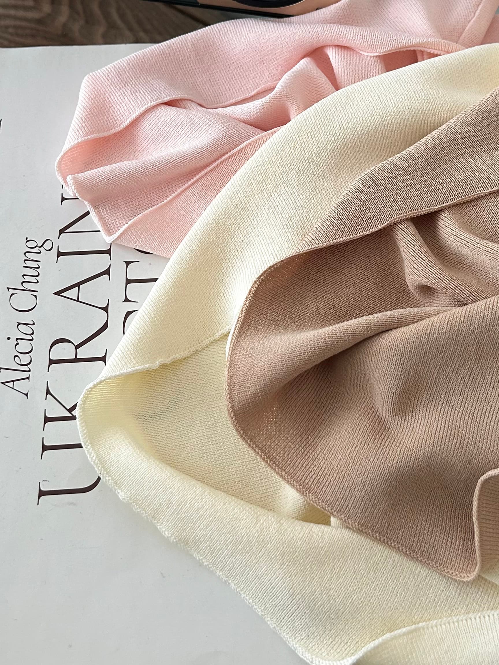 madofit Madou silk Jiaojiao 여자 친구 입소문 실크 주간 실크 우아함 흔들다 칼라 작은 날다 소매 맨위 상세 이미지 4