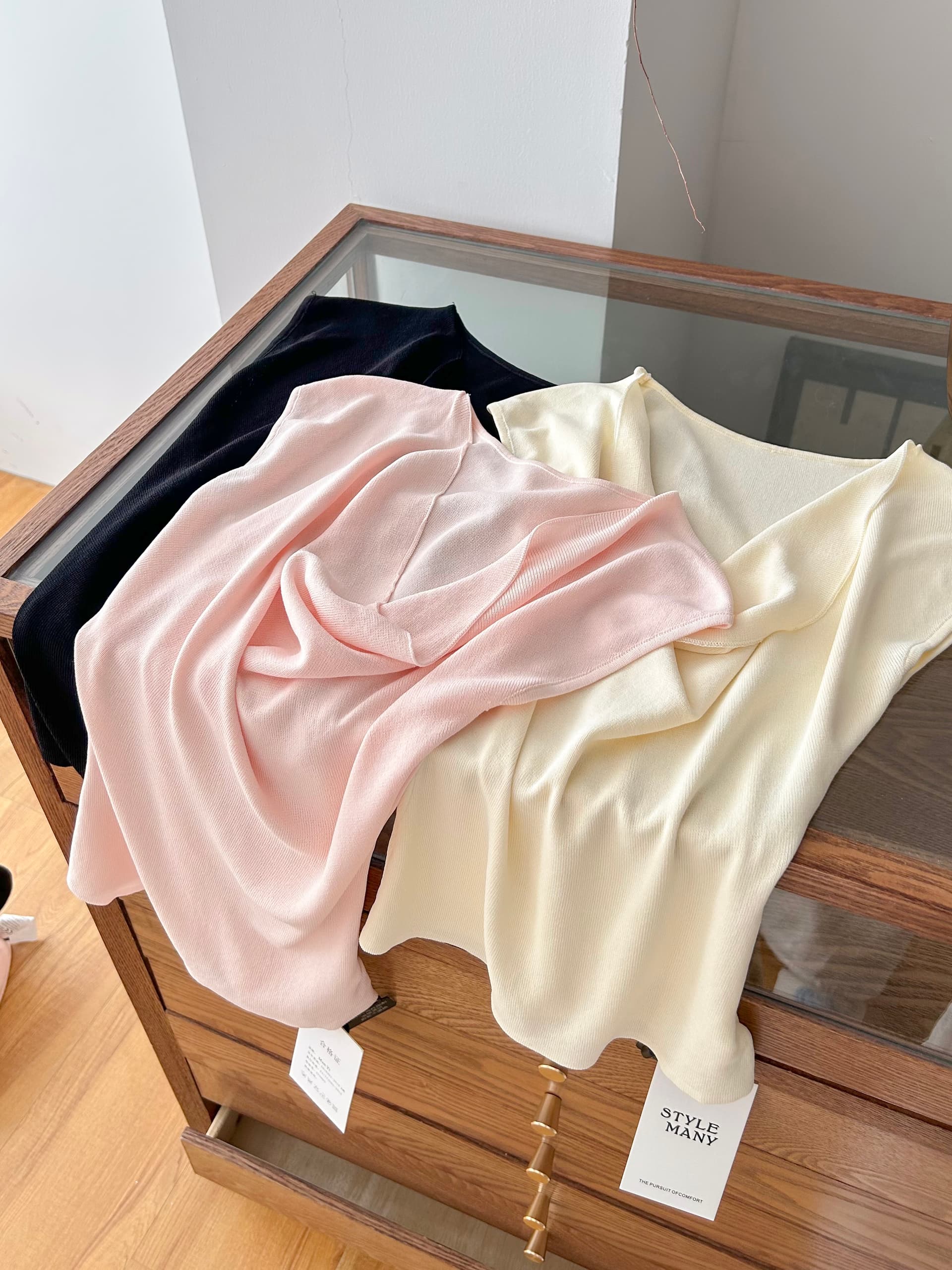 madofit Madou silk Jiaojiao 여자 친구 입소문 실크 주간 실크 우아함 흔들다 칼라 작은 날다 소매 맨위 상세 이미지 8