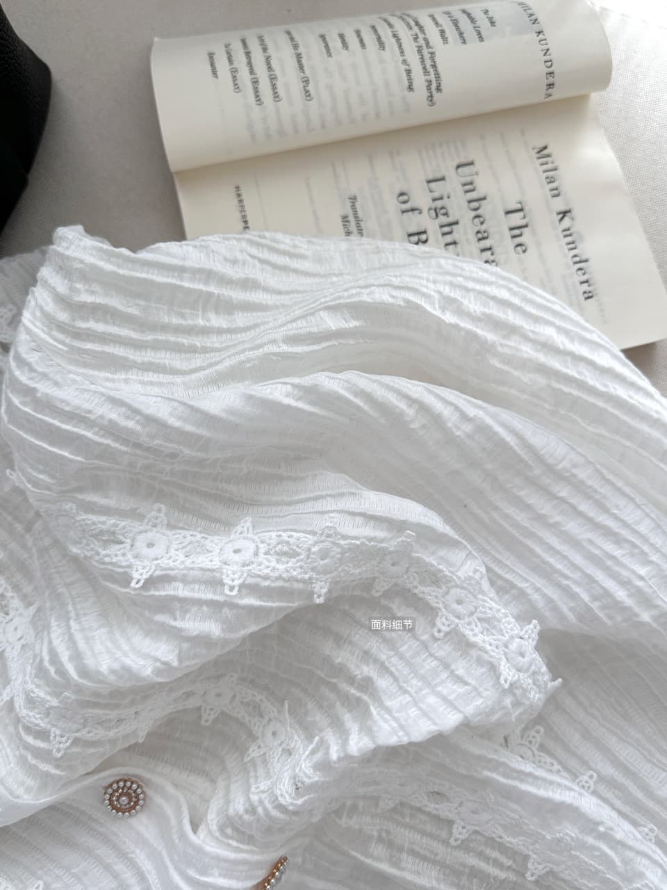 작은 키 착용 가져 가라. 전체 집합 거품 소매 홀로우 아웃 셔츠 코디 꽃무늬 반신 스커트 두 조각 세트 드레스 여성 상세 이미지 8