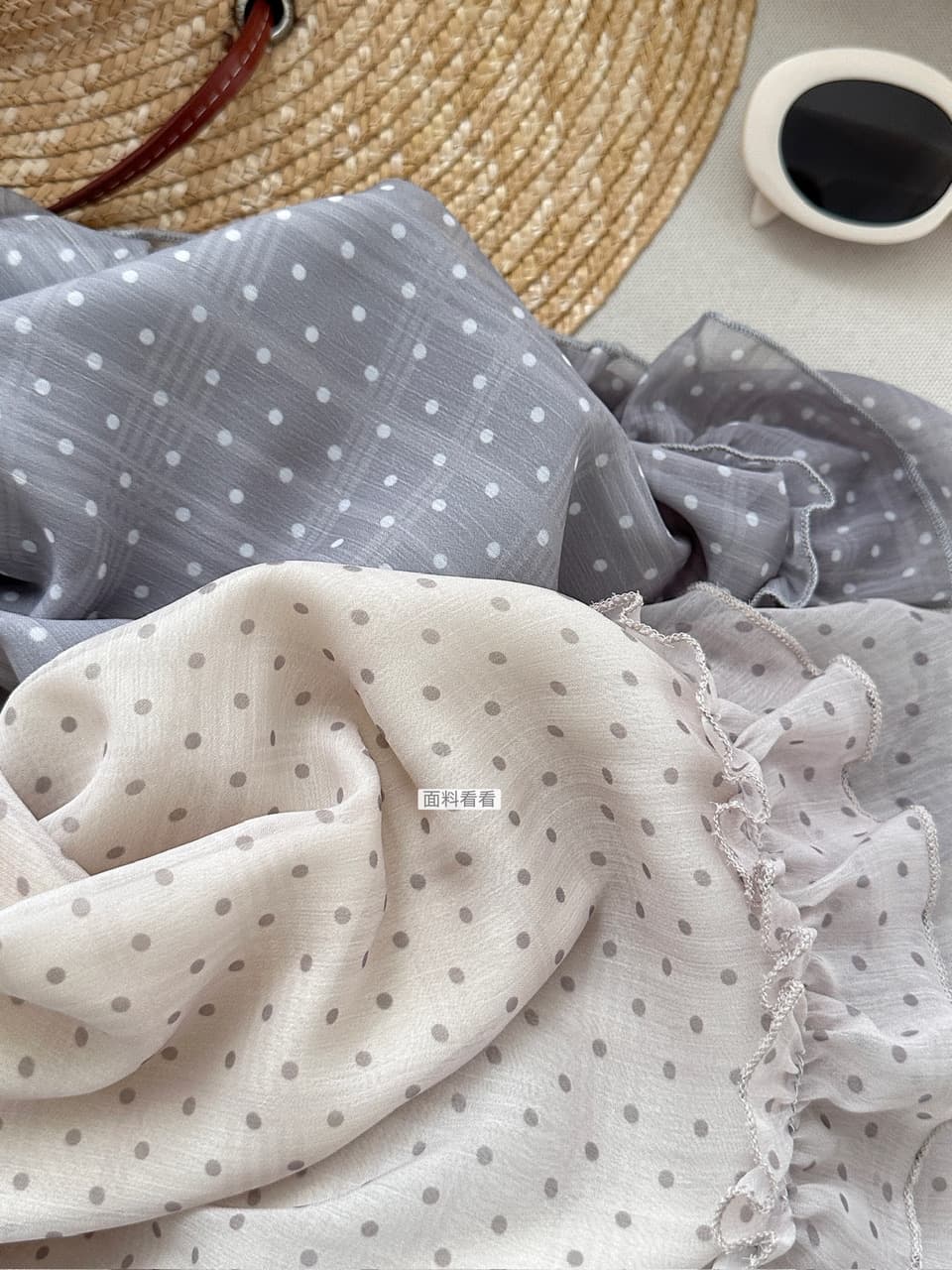 부드러운 바람 세트 자외선 차단 니트 오픈 가디건 여성 여름 연령 감소 도트 무늬 프릴 캐미솔 맨위 투피스 세트 상세 이미지 2