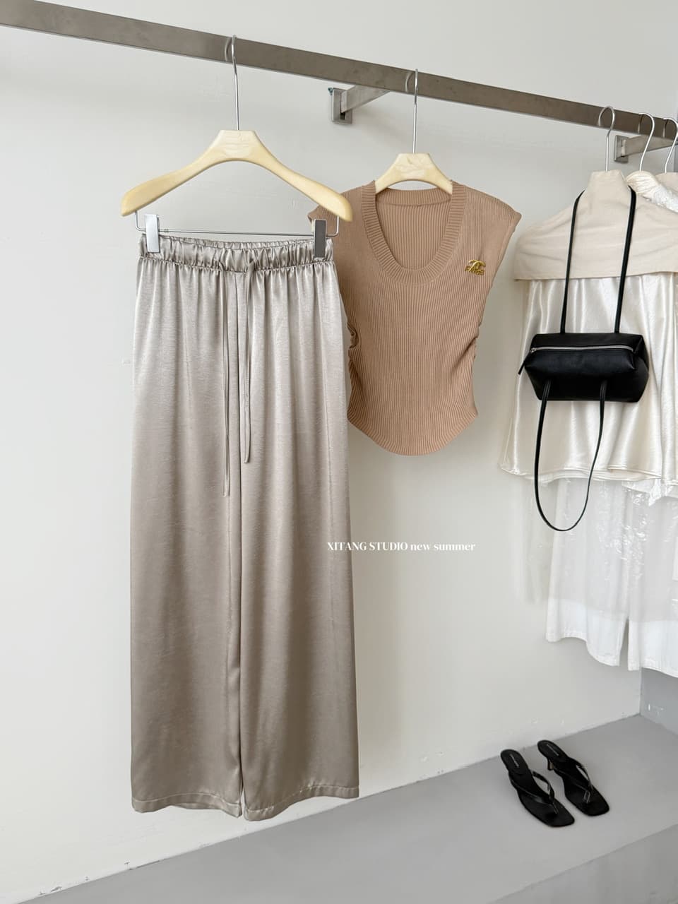 한국 스타일 ins 주름 허리 수축 u 칼라 니트 반팔 여성 모방 아세트산 스트레이트 팬츠 달콤한 매운맛 작은 샤넬 스타일 세트 상세 이미지 16