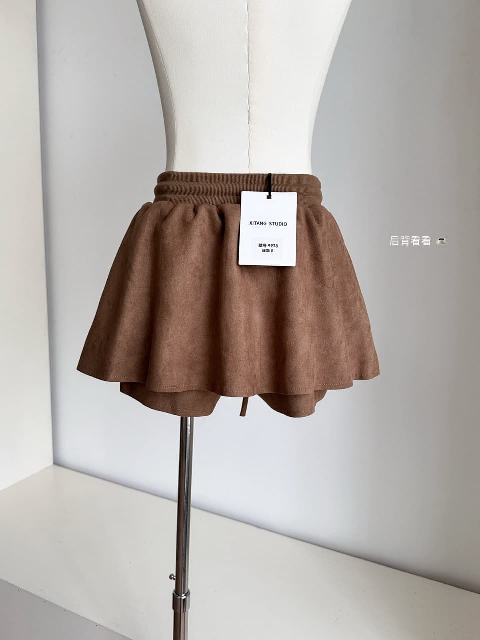 가을 켜기 새로운 miu 부서 장난기 넘치는 중년 스웨이드 노출 방지 반신 스커트 이른 가을 새로운 디자인 센스 치마 아이들 상세 이미지 4