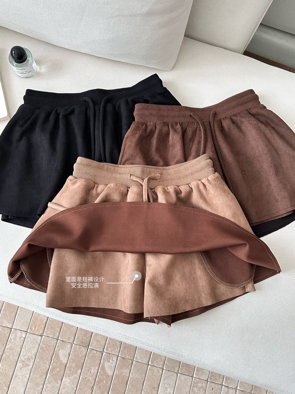 가을 켜기 새로운 miu 부서 장난기 넘치는 중년 스웨이드 노출 방지 반신 스커트 이른 가을 새로운 디자인 센스 치마 아이들 상세 이미지 5