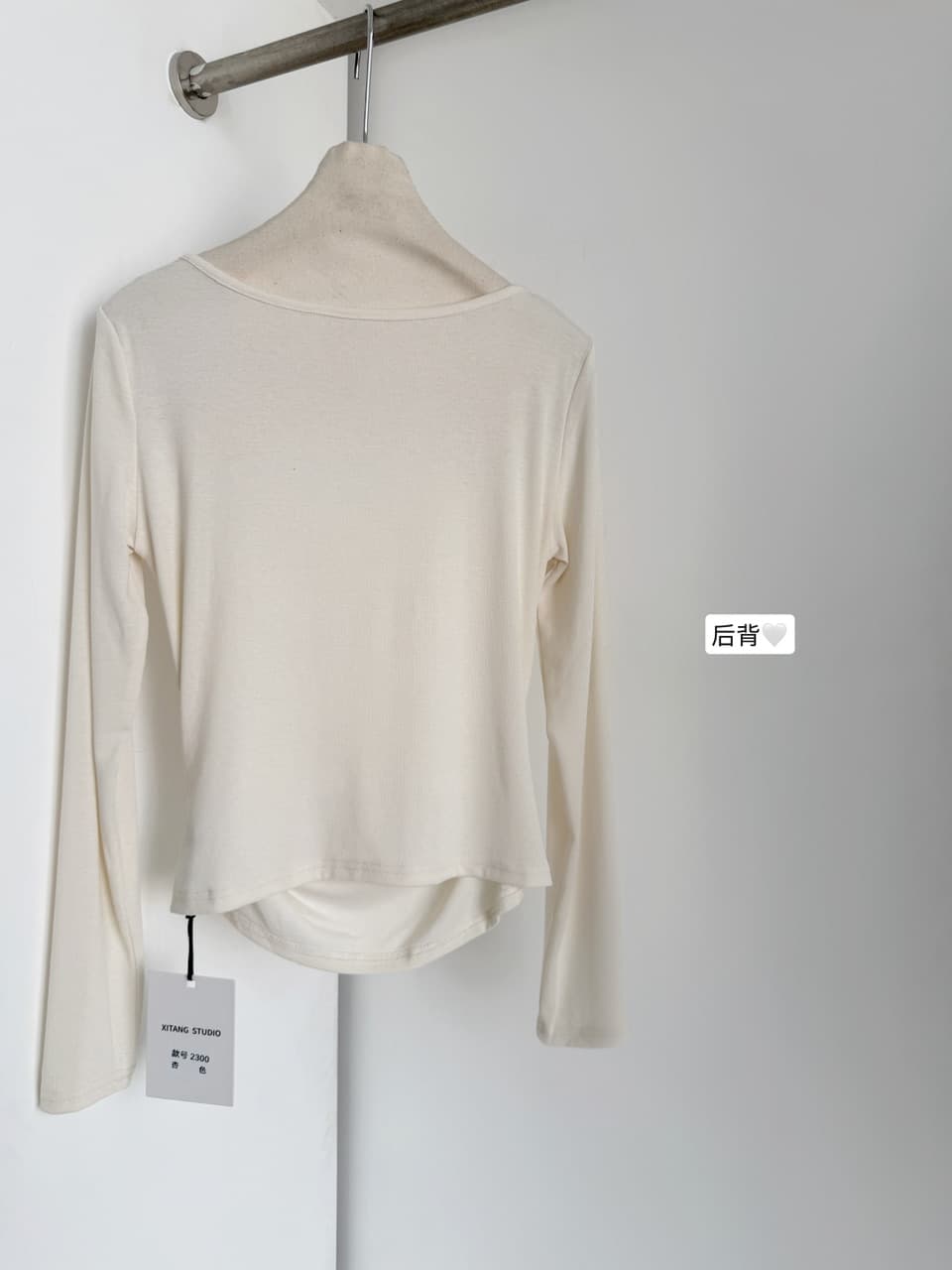 2026 이른 가을 새로운 프랑스식 흔들다 칼라 레이스 조각 긴팔 티셔츠 작은 대중 디자인 센스 순수한 욕망 페이크 레이어드 맨위 상세 이미지 4