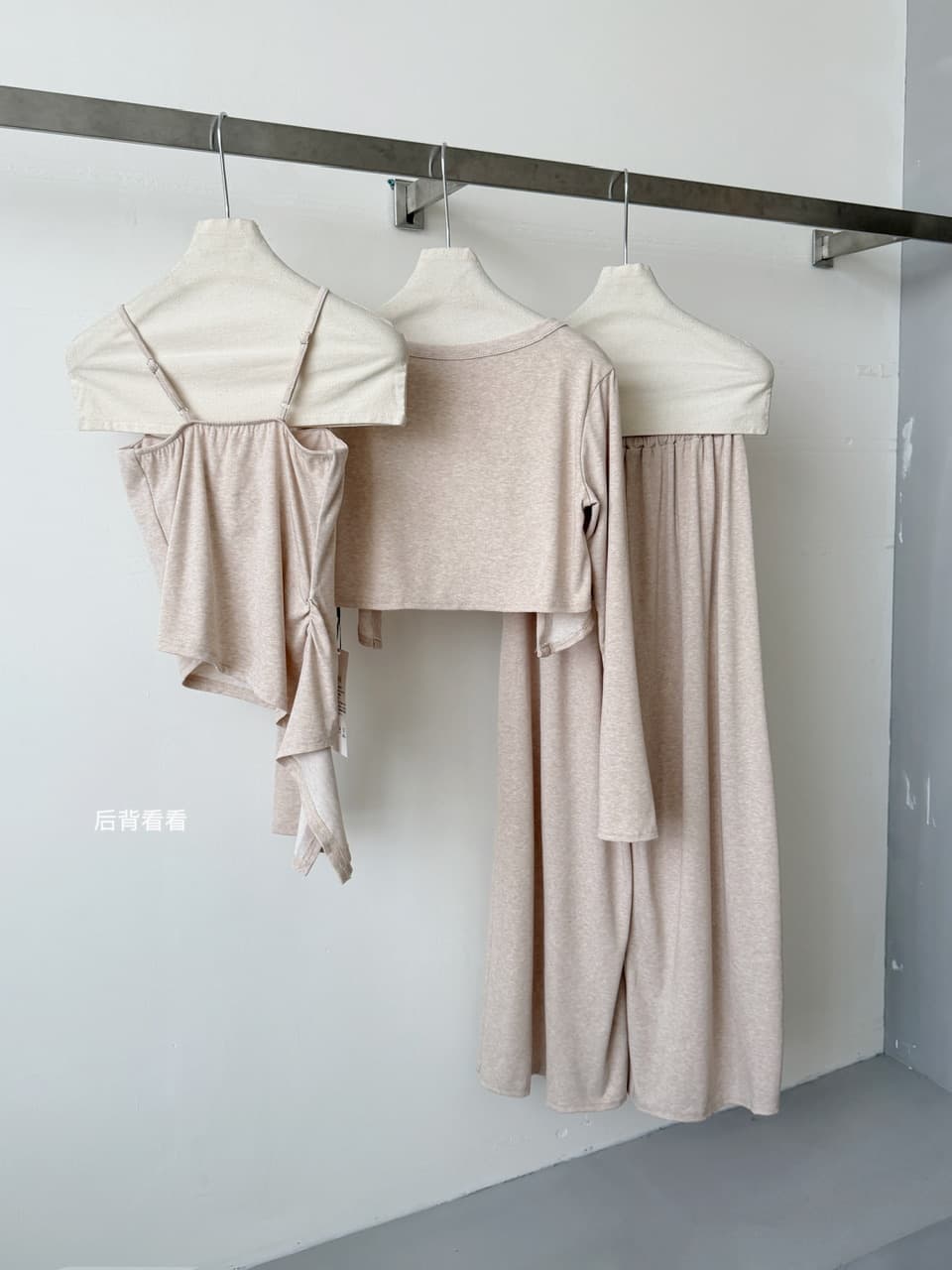 이른 가을 전체 집합 착용 가져 가라. 느긋한 바람 오픈 가디건 행침 벨트 가슴 패드 와이드 레그 팬츠 벨트 사피스 세트 로드 중 여성 26 슬림해 보이는 상세 이미지 7