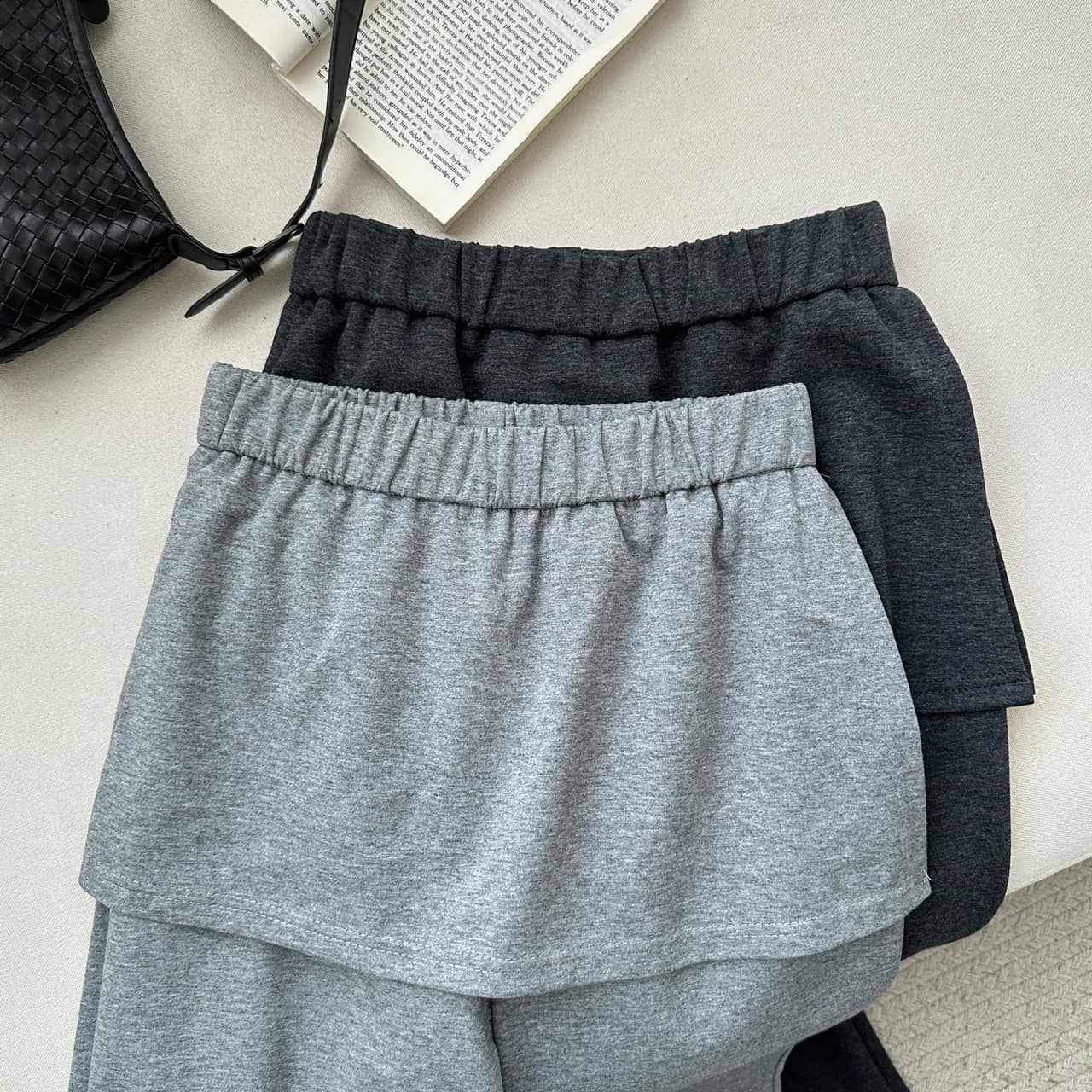 가을 새로운 후드 티 스웨터 재킷 조끼 방귀 커튼 캐주얼 나팔 바지 세 조각 여성 세트 상세 이미지 6