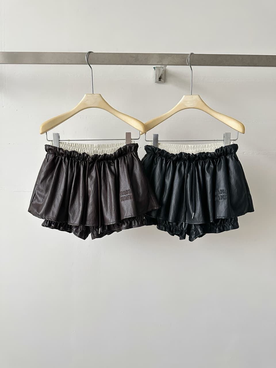 달콤함 프릴 허리밴드 펌프 로프 반신 스커트 여성 퍼프 미니 스커트 핫걸 가죽 꽃밭 치마 이미지 4