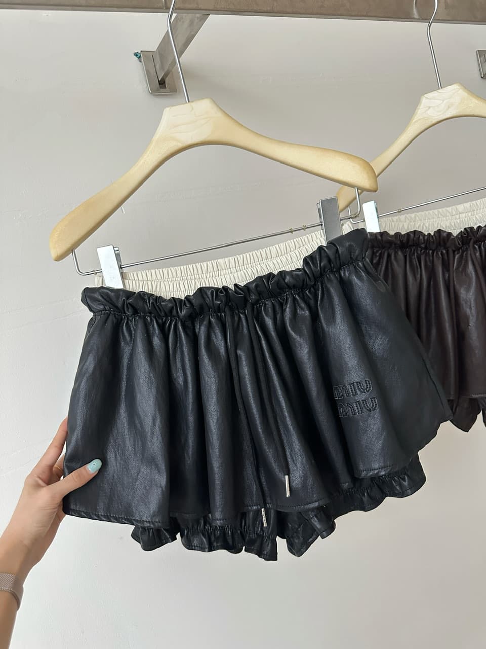 달콤함 프릴 허리밴드 펌프 로프 반신 스커트 여성 퍼프 미니 스커트 핫걸 가죽 꽃밭 치마 상세 이미지 12