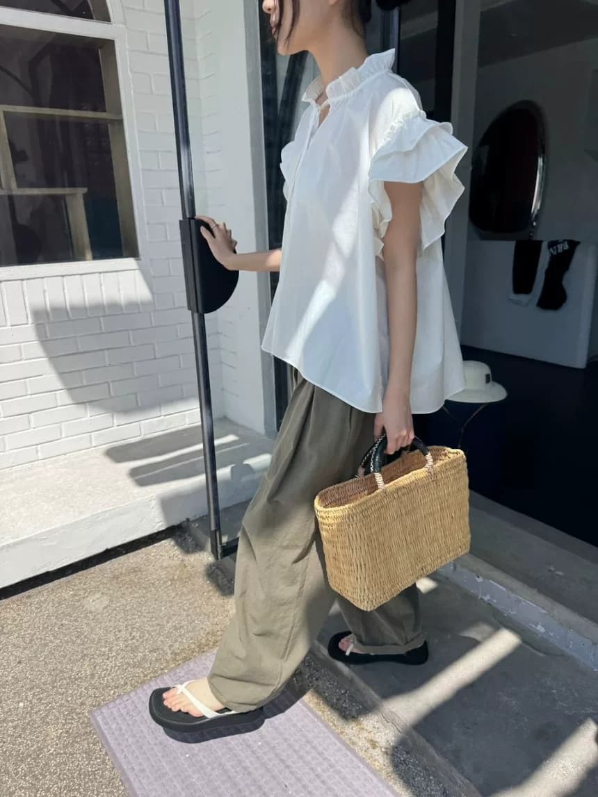 한국 chic 여름 새로운 스탠드 칼라 품격 레이스업 느슨함 센스 이중층 Feifei 소매 셔츠 상세 이미지 2