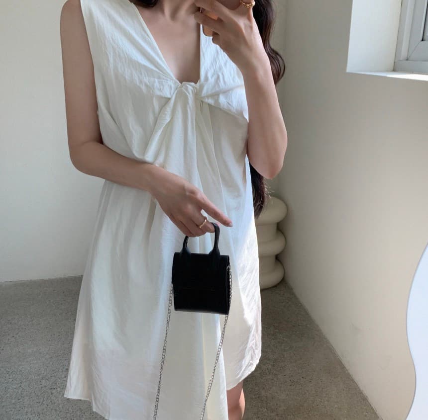 재고 있음 한국 스타일 루즈핏 슬림해 보이는 비틀림 V넥 풀오버 전후 둘 착용 조끼 원피스 상세 이미지 5