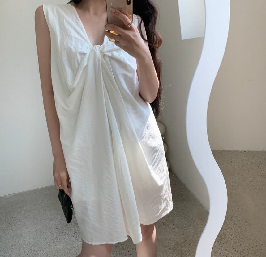 재고 있음 한국 스타일 루즈핏 슬림해 보이는 비틀림 V넥 풀오버 전후 둘 착용 조끼 원피스 상세 이미지 7