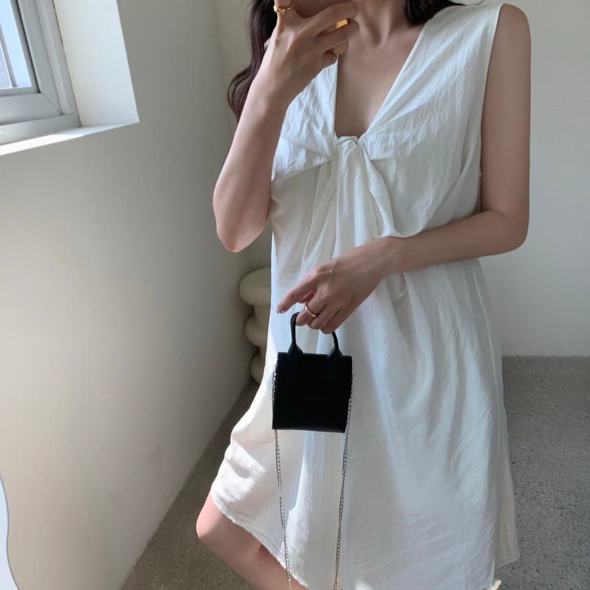 재고 있음 한국 스타일 루즈핏 슬림해 보이는 비틀림 V넥 풀오버 전후 둘 착용 조끼 원피스 상세 이미지 8