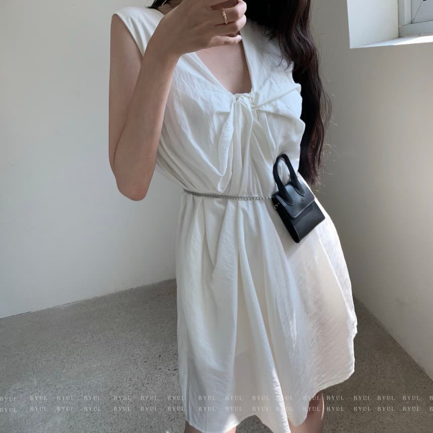 재고 있음 한국 스타일 루즈핏 슬림해 보이는 비틀림 V넥 풀오버 전후 둘 착용 조끼 원피스 상세 이미지 9