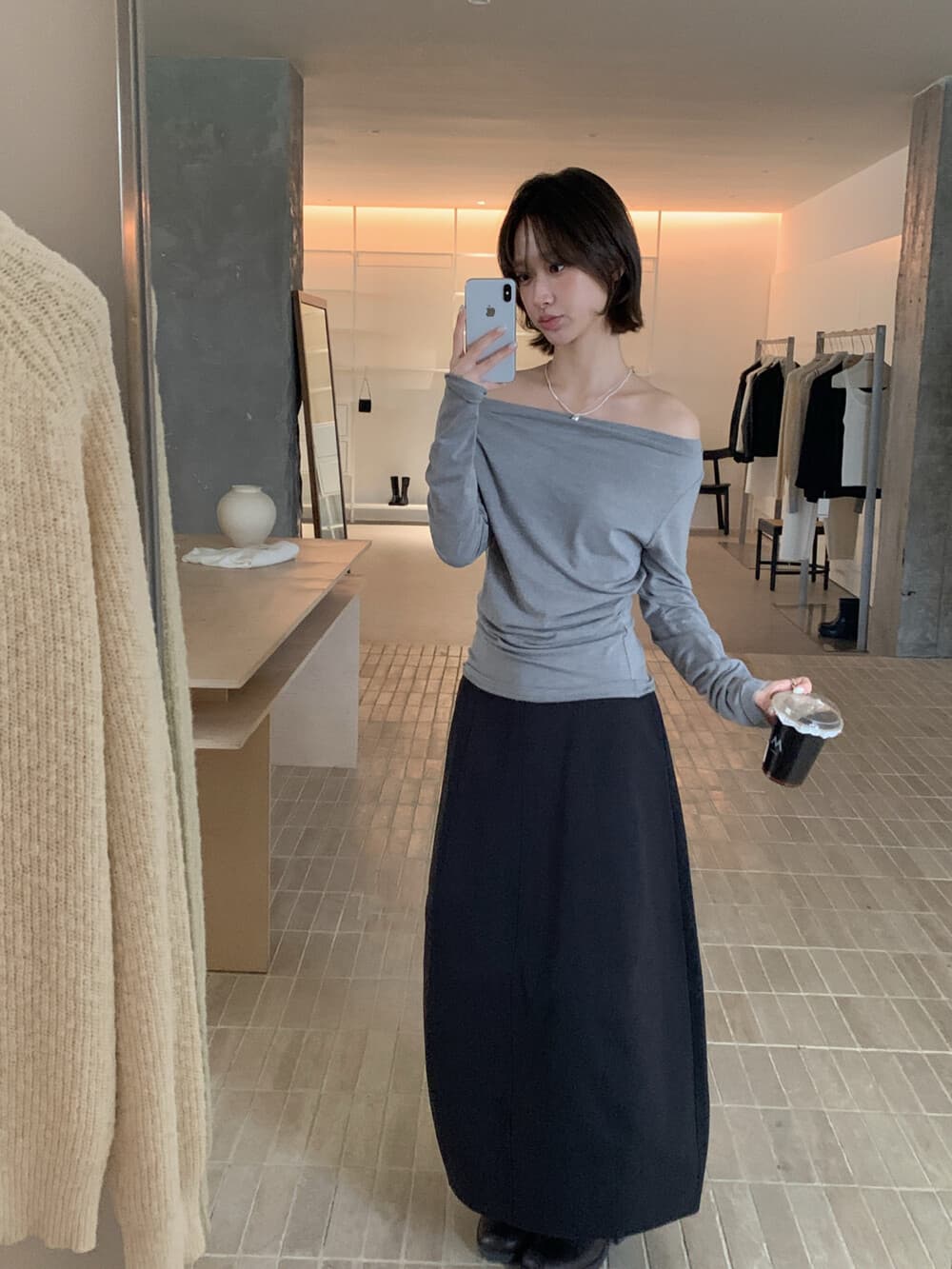 재고 있음 미니멀리즘 한 부서 품격 비스듬한 어깨 둘 착용 슬림해 보이는 긴팔 티셔츠 상세 이미지 6