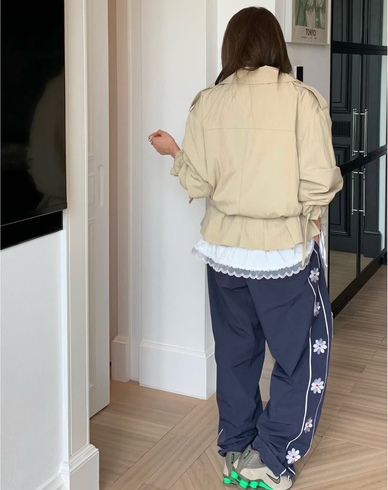 재고 있음 한국 ins 가을 새로운 긴 바지 무거운 작업 꽃 자수 명시적 스티치 배색 와이드 허리 캐주얼 바지 상세 이미지 6