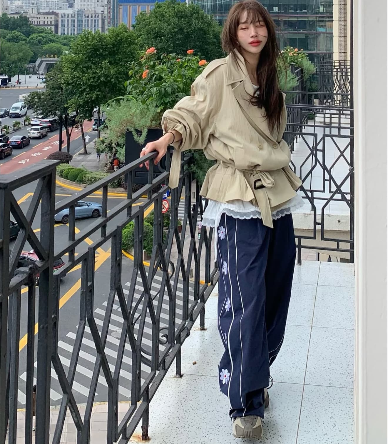 재고 있음 한국 ins 가을 새로운 긴 바지 무거운 작업 꽃 자수 명시적 스티치 배색 와이드 허리 캐주얼 바지 상세 이미지 7