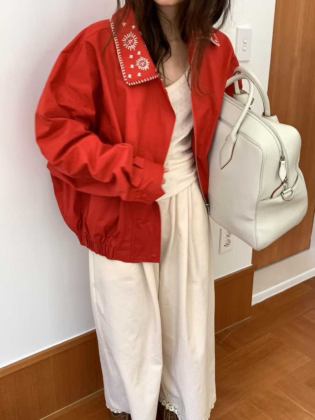 있음 물품 한국 동대문 2025 가을 다용도 자수 꽃 폴로 칼라 재킷 재킷 상세 이미지 3