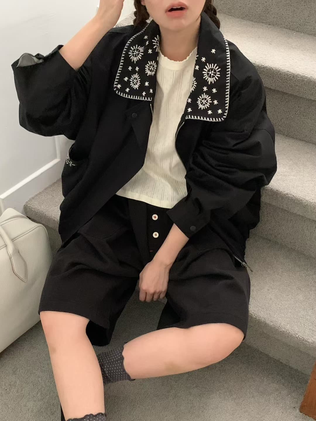 있음 물품 한국 동대문 2025 가을 다용도 자수 꽃 폴로 칼라 재킷 재킷 상세 이미지 9