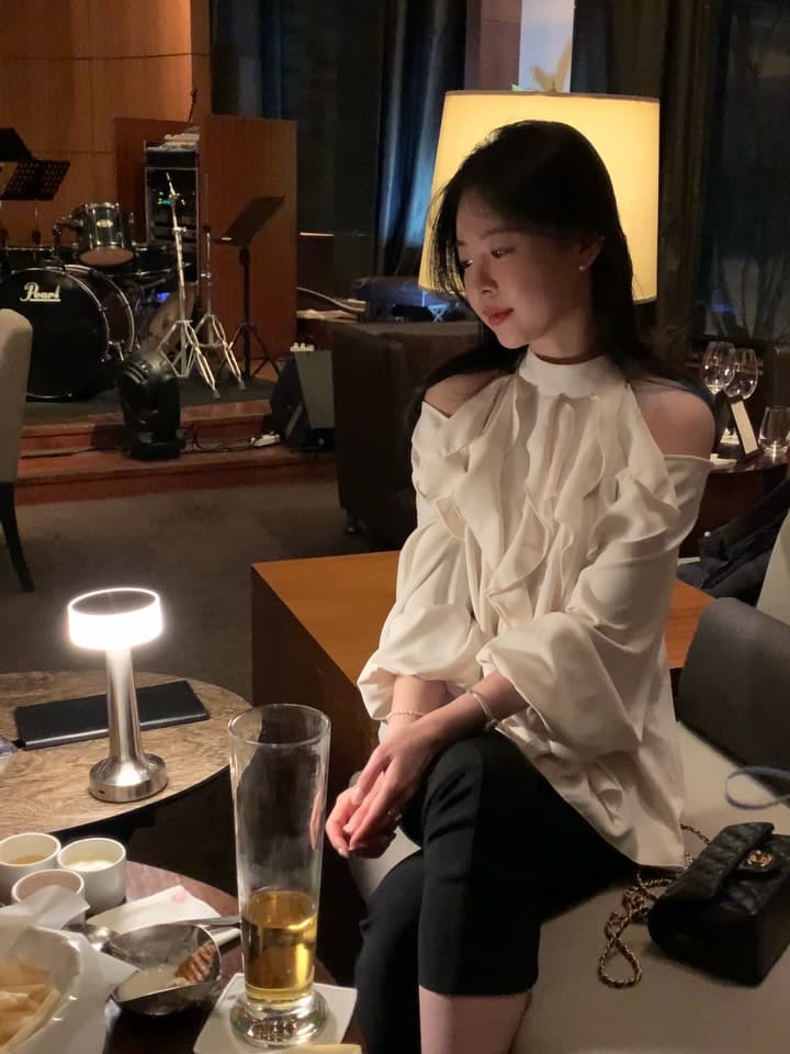 프랑스식 부드러운 바람 품격 심장 기계 오프숄더 디자인 섹션 셔츠 상세 이미지 7