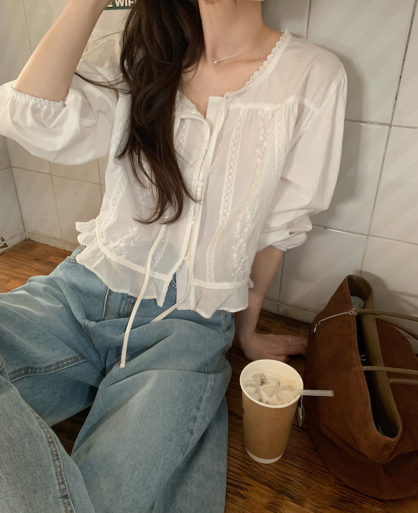 재고 있음 한국 chic 한 부서 달콤함 소녀 자수 홀로우 아웃 레이스업 얇고 가벼운 루즈핏 셔츠 상세 이미지 5