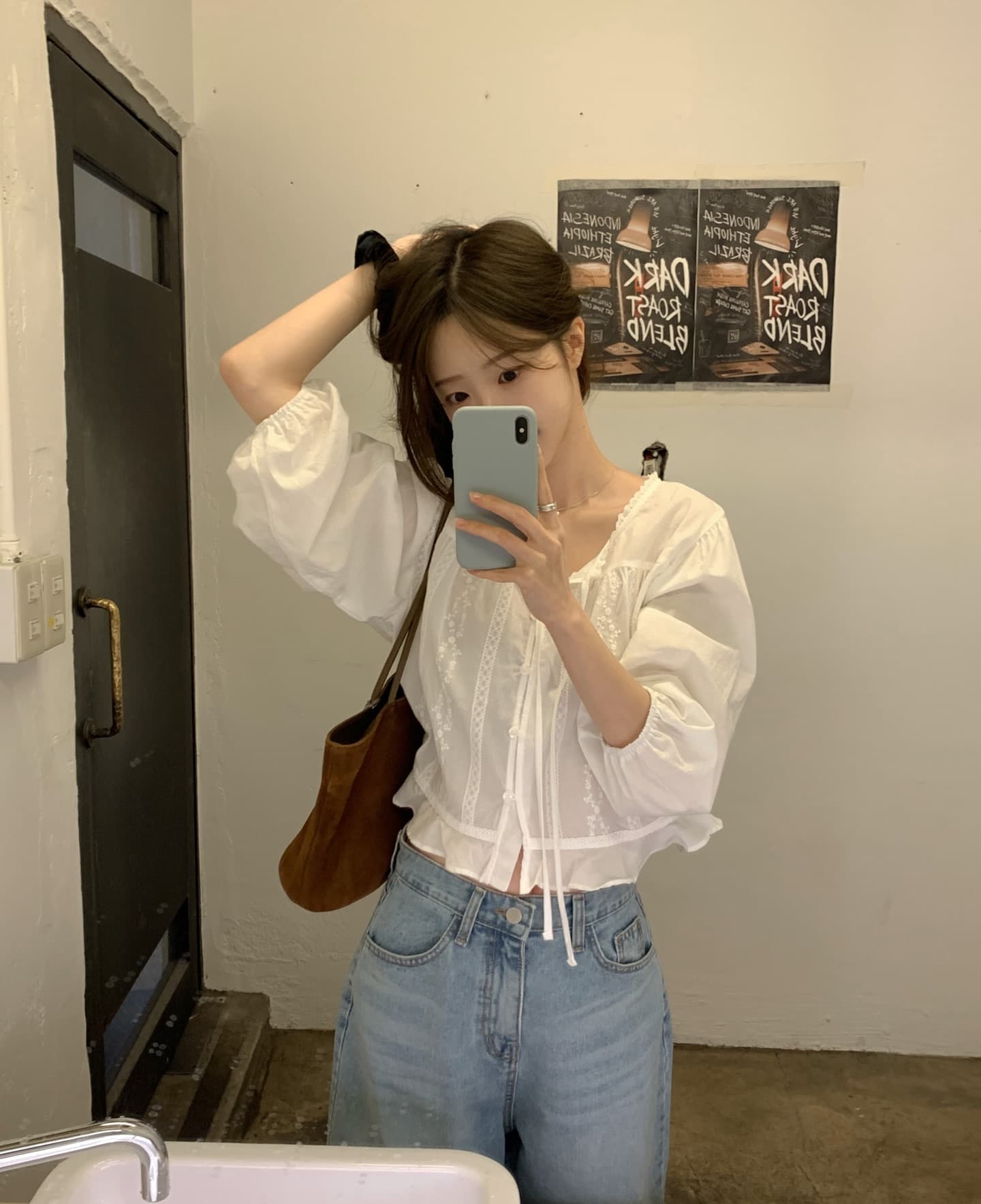 재고 있음 한국 chic 한 부서 달콤함 소녀 자수 홀로우 아웃 레이스업 얇고 가벼운 루즈핏 셔츠 상세 이미지 6