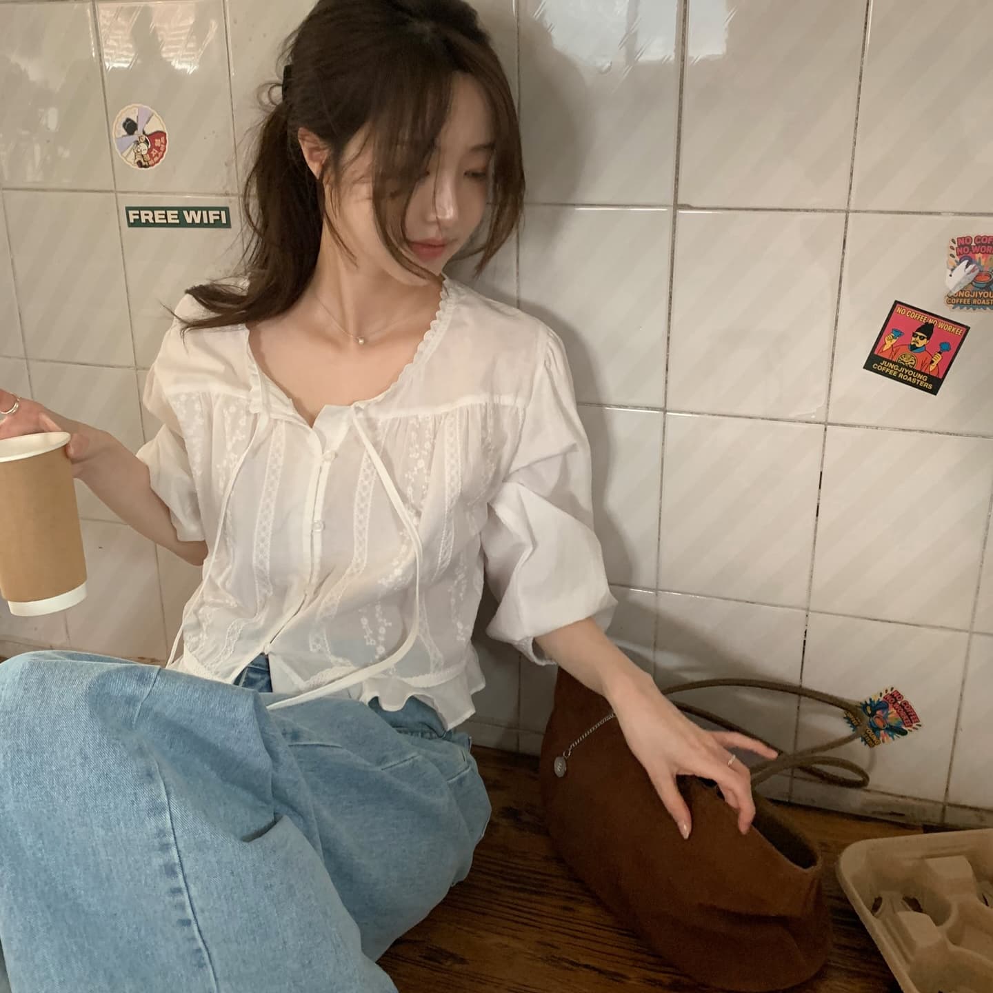 재고 있음 한국 chic 한 부서 달콤함 소녀 자수 홀로우 아웃 레이스업 얇고 가벼운 루즈핏 셔츠 이미지 2