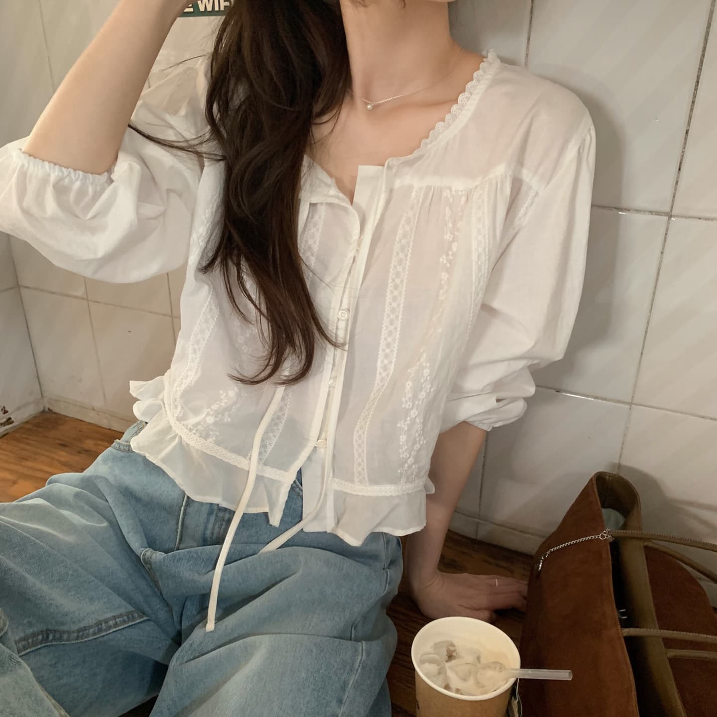 재고 있음 한국 chic 한 부서 달콤함 소녀 자수 홀로우 아웃 레이스업 얇고 가벼운 루즈핏 셔츠 이미지 4