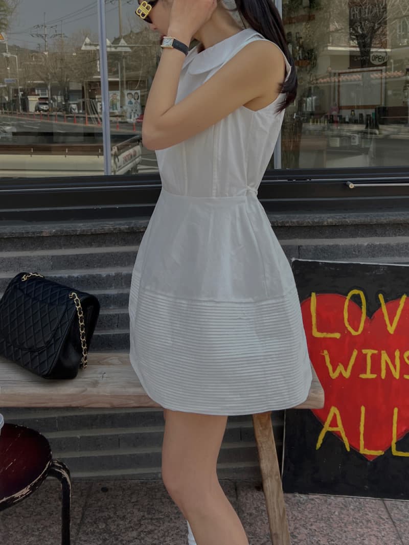 재고 있음 한국 ins 달콤한 스타일 화이트 베이비 칼라 조끼 여성 드레스 봄 여름 허리 수축 슬림해 보이는 A라인 스커트 상세 이미지 3