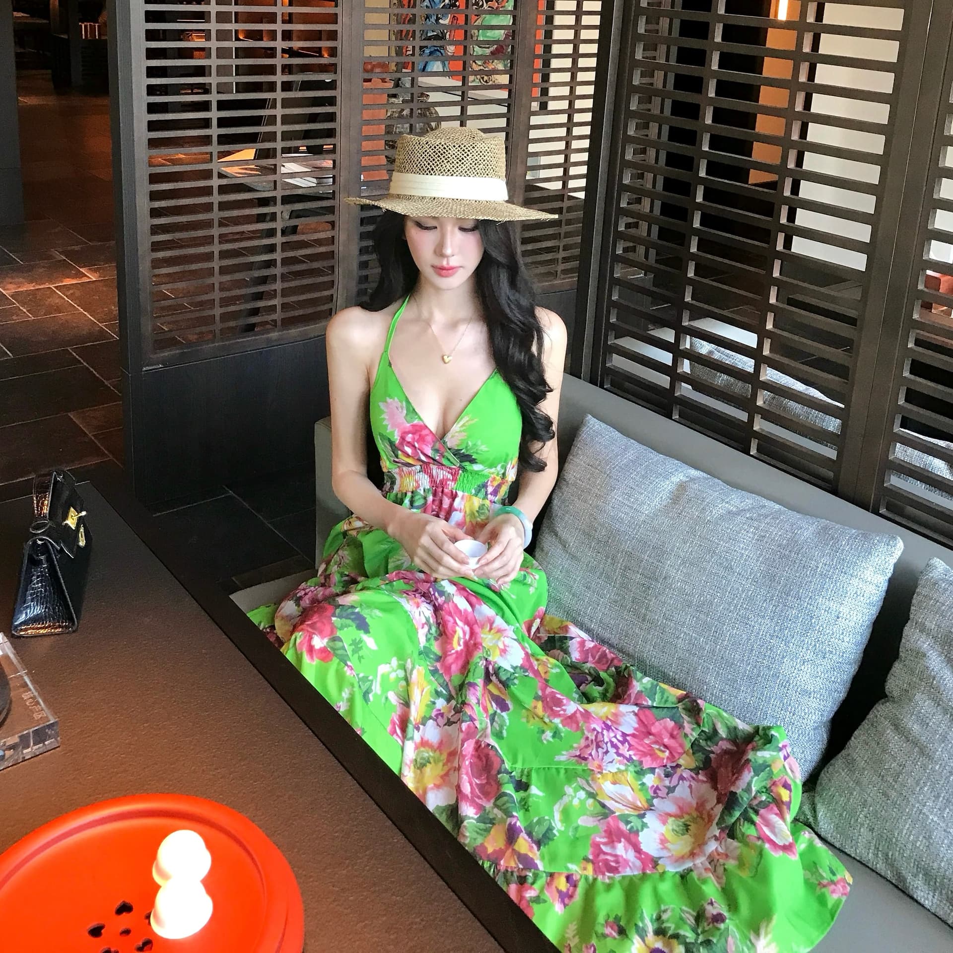 행침 목 여성 드레스 품격 명문 여성 연회 이브닝 드레스 레트로 프린트 섹시함 백리스 휴가 바람 큰 진자 롱 스커트 상세 이미지 6