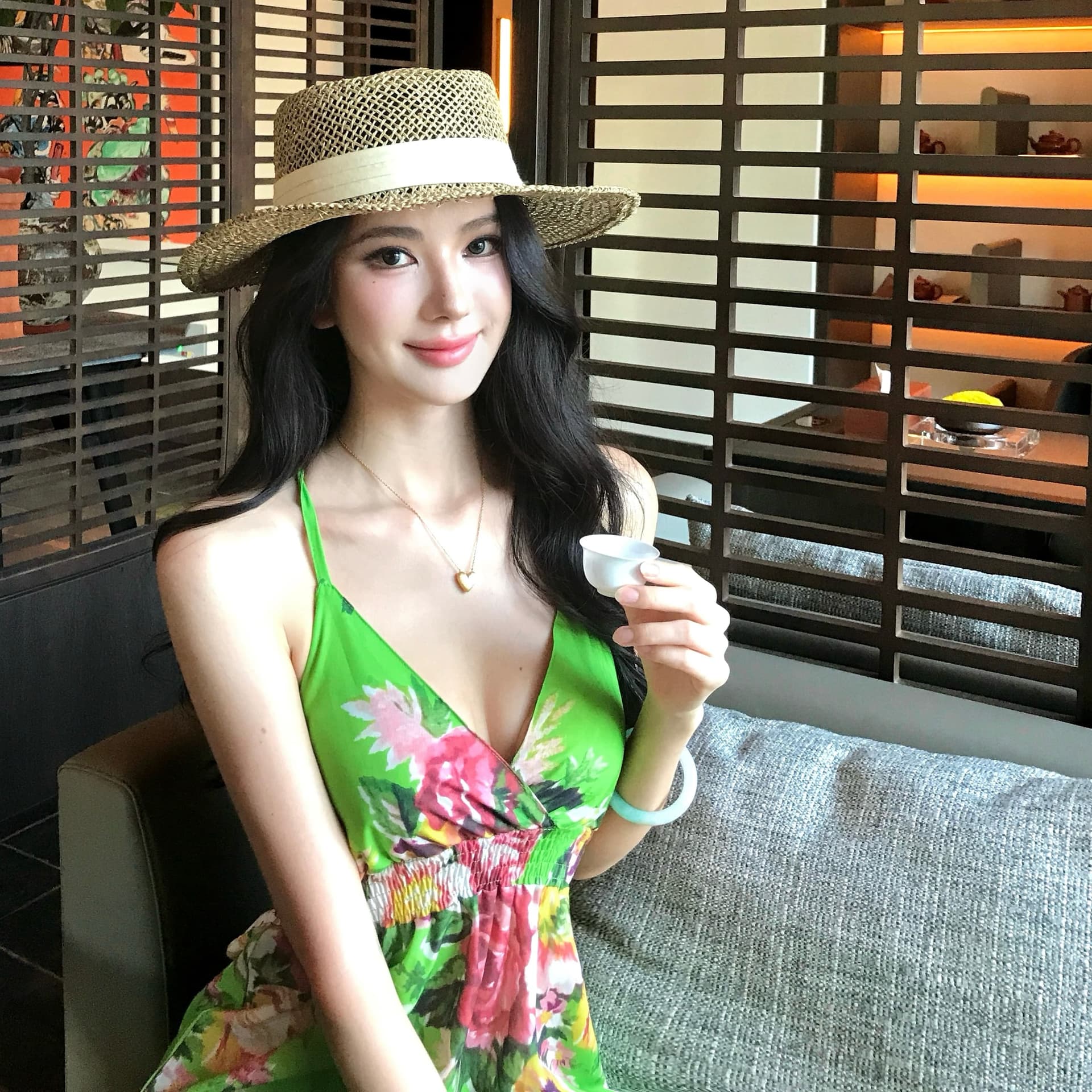 행침 목 여성 드레스 품격 명문 여성 연회 이브닝 드레스 레트로 프린트 섹시함 백리스 휴가 바람 큰 진자 롱 스커트 상세 이미지 11