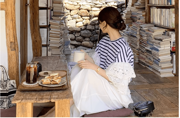 2026 봄 여름 새로운 일본 롯데 폭발 대외 무역 여성 의류 자수 홀로우 아웃 고급 레이스 t 7부 소매 티셔츠 상세 이미지 27