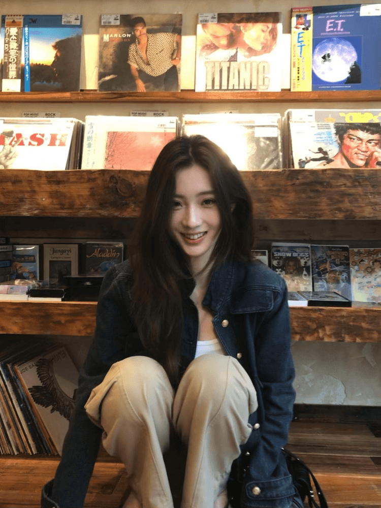 파란색 작은 샤넬 스타일 데님 여성 코트 쇼트 스타일 2026 년 봄 새로운 작은 키 긍정적 인 어깨 캐주얼 다용도 맨위 상세 이미지 5