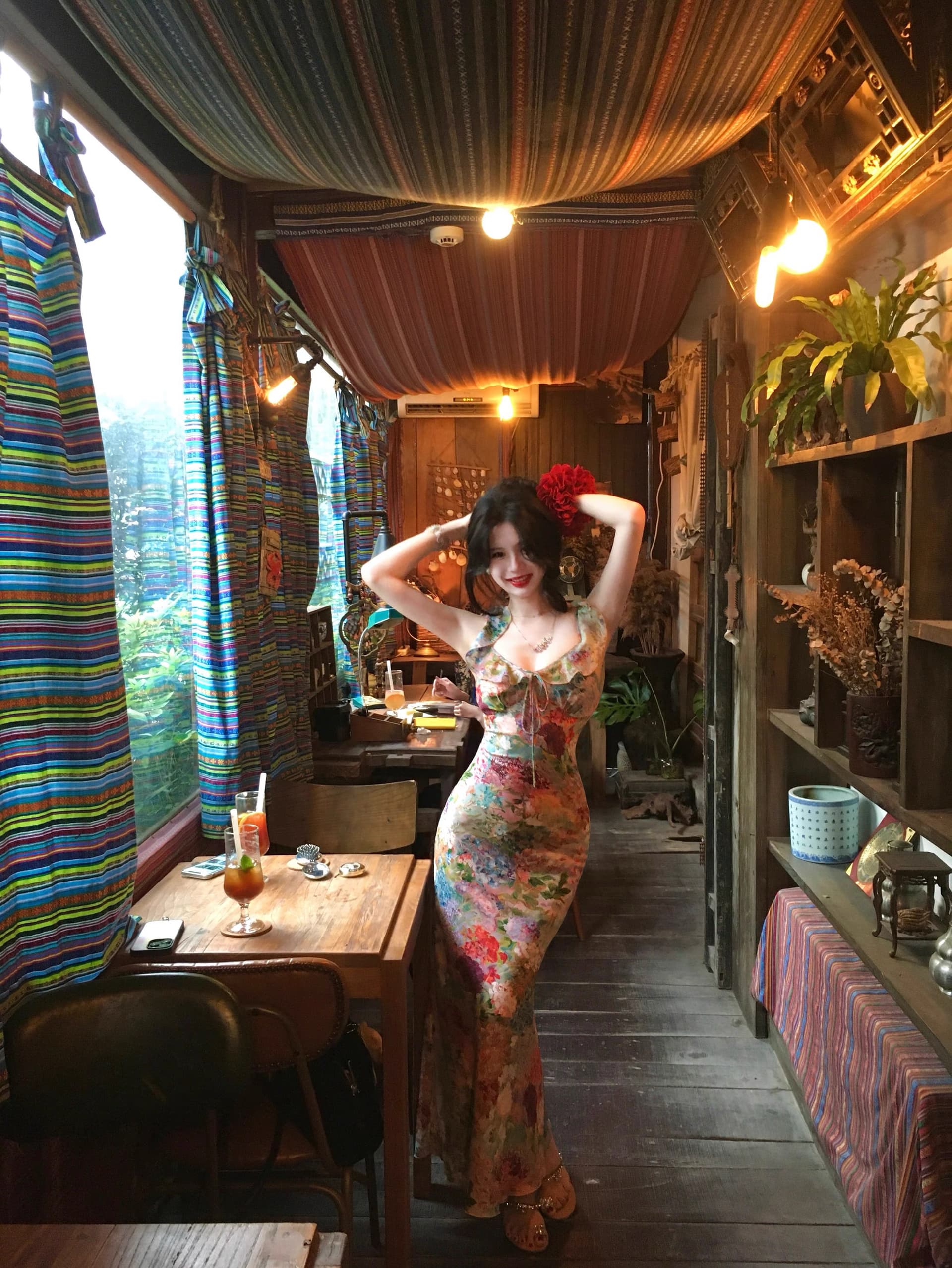 flower6.22 늦게 8 유화 센스 아름다움 작은 날다 소매 프랑스식 꽃무늬 깊은 V 넥 여성 드레스 작은 대중