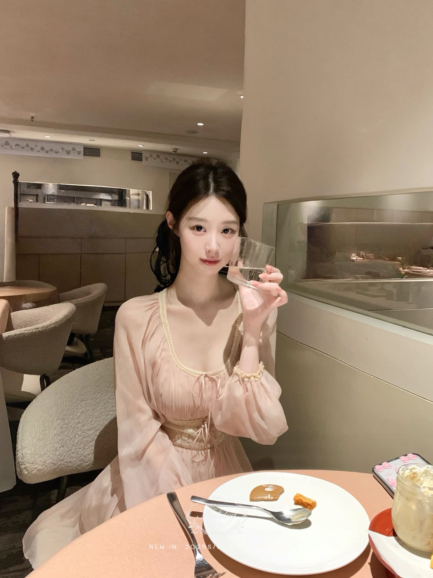 hotdog 핫도그 매우 매운맛 바람 종소리 풀 벌룬 소매 레이스업 허리 수축 슬림해 보이는 패션 긴팔 여성 드레스 이미지 2
