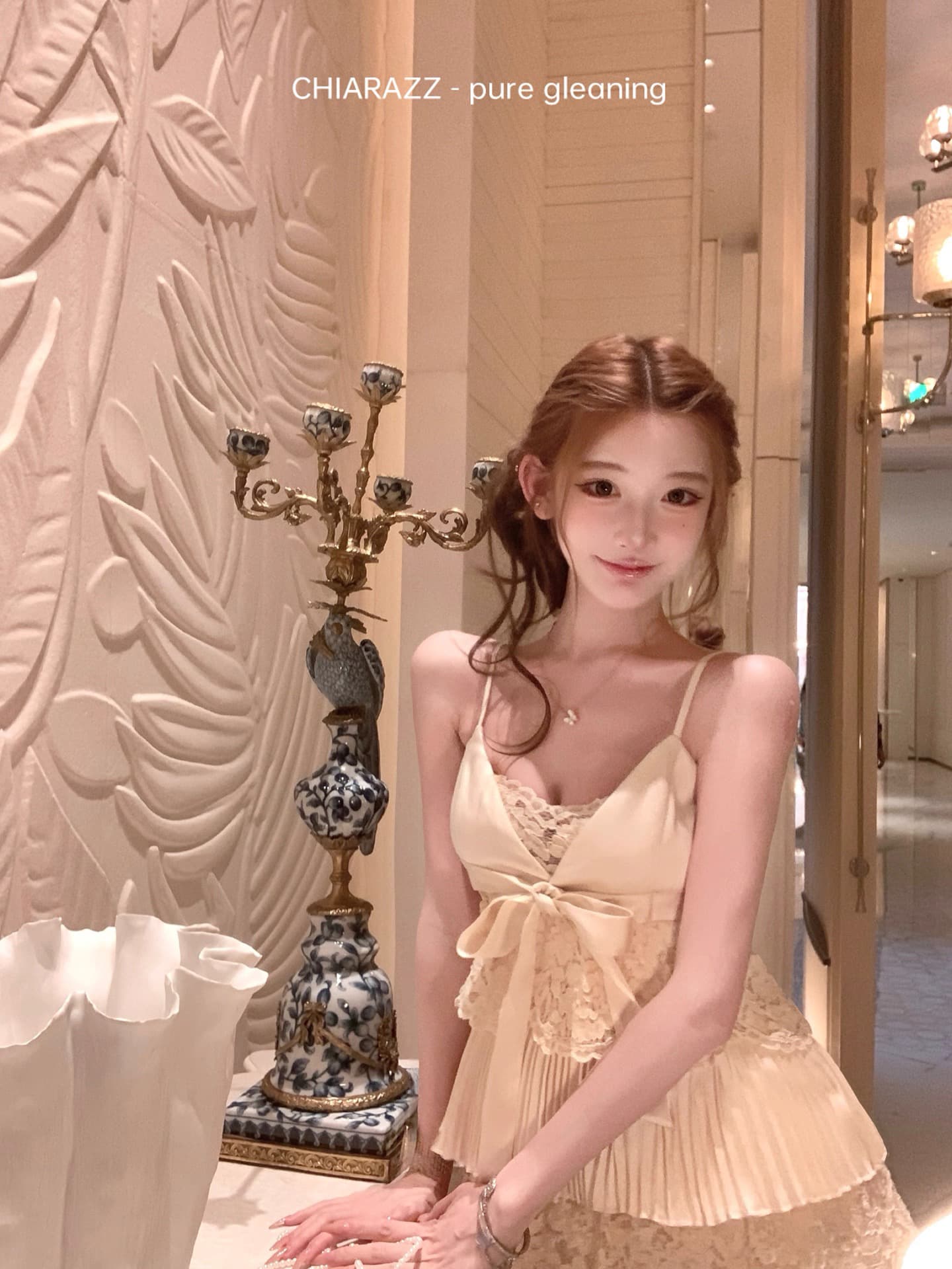 수영장 자오 짜오 chiarazz 분필 레이스 일 광장 도보 보여주기 섹션 새틴 레이스 플리츠 멜라루카 나비 매듭 슬립 드레스 이미지 3