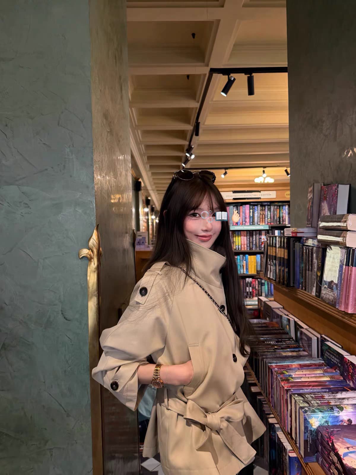 리즈 그림 고급 센스 쇼트 스타일 바람막이 여성 가을 3 차원 자르기 디자인 같은 색상 벨트 수 있습니다. 조정 재킷