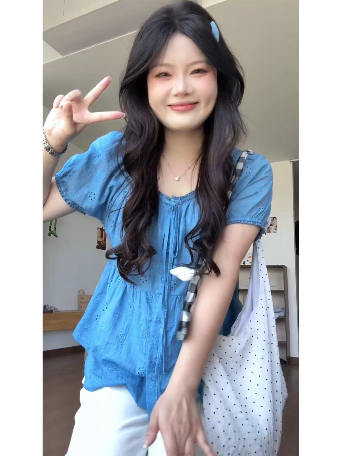 빅 사이즈 프랑스식 디자인 센스 홀로우 아웃 반팔 작은 셔츠 여성 여름 지방 mm 슬림해 보이는 부드러운 바람 루즈핏 거품 소매 맨위 이미지 3