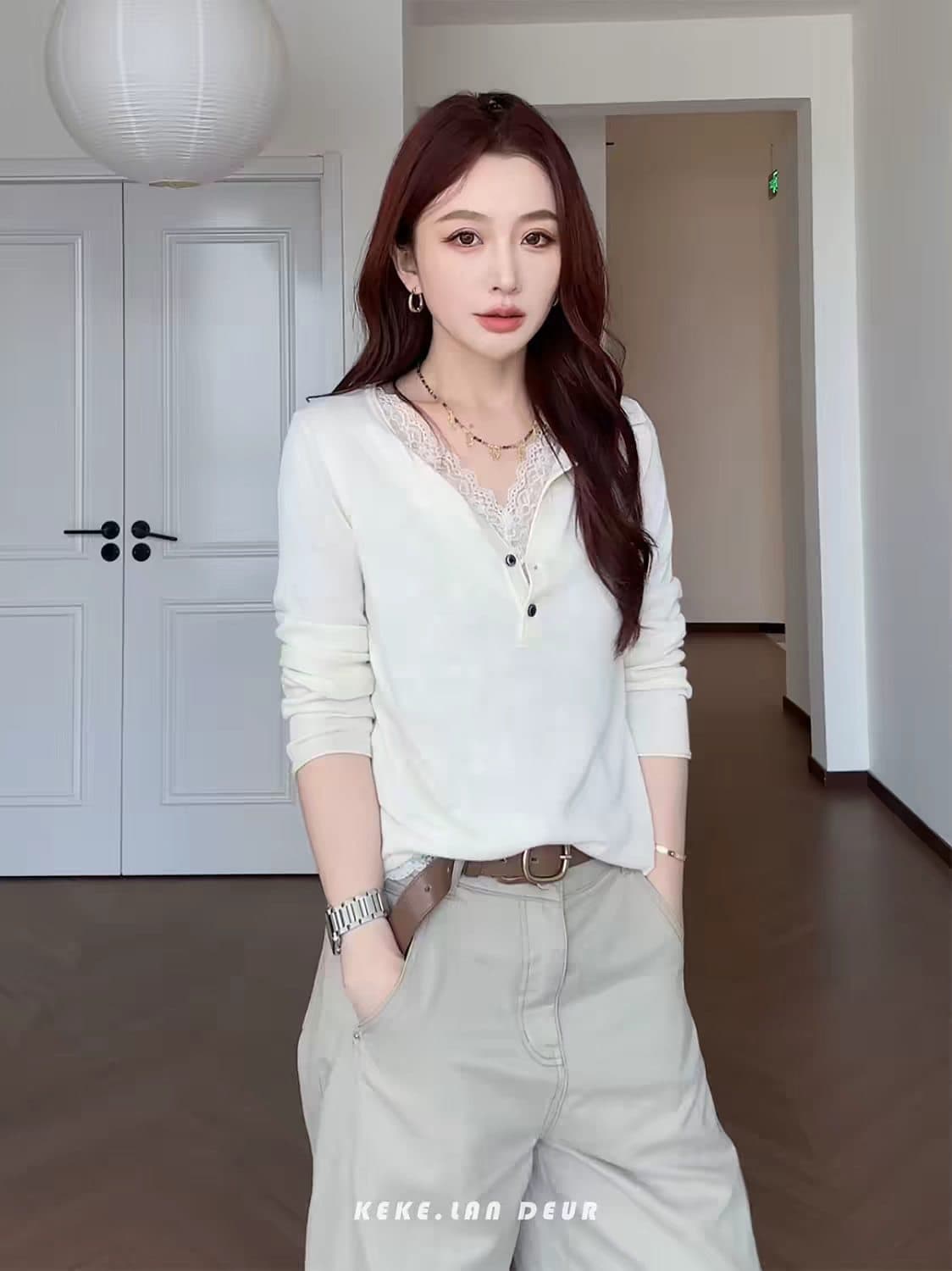 lan deur 기러기 십자가 아키야마 프랑스식 레이스 조각 품격 슬림해 보이는 니트 스웨터 여성 이미지 2