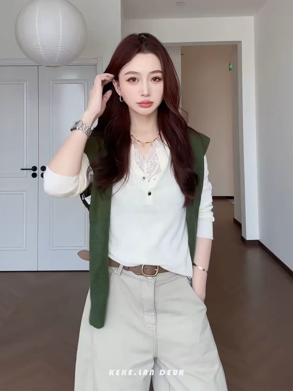 lan deur 기러기 십자가 아키야마 프랑스식 레이스 조각 품격 슬림해 보이는 니트 스웨터 여성 상세 이미지 1