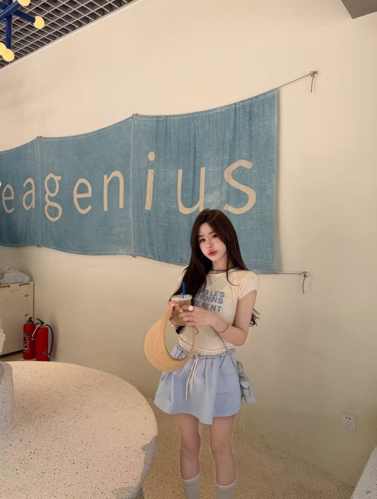 한여름 달콤한 꿈 화이트 싸움 파란색 알파벳 니트 반팔 파란색 명중 화이트 허리 머리 우산 치마 상세 이미지 5