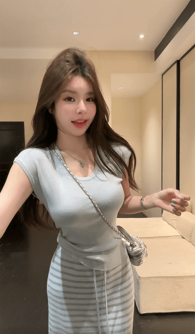 하늘색 니트 스웨터 반 스커트 두 조각 여성 세트 여름 몸매 가꾸기 슬림해 보이는 스트라이프 하이웨이스트 세트 부드러운 품격 다용도 상세 이미지 8