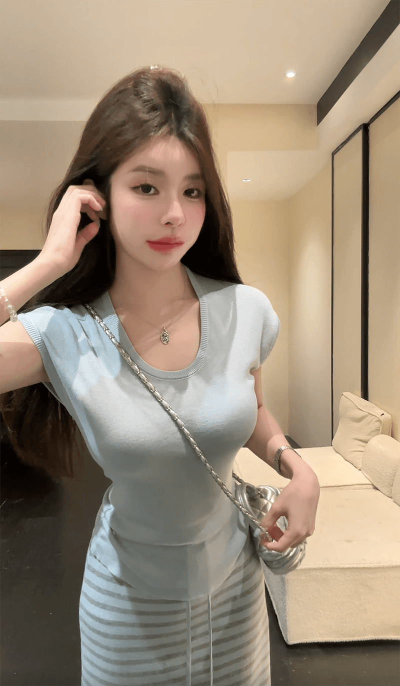 하늘색 니트 스웨터 반 스커트 두 조각 여성 세트 여름 몸매 가꾸기 슬림해 보이는 스트라이프 하이웨이스트 세트 부드러운 품격 다용도 상세 이미지 17