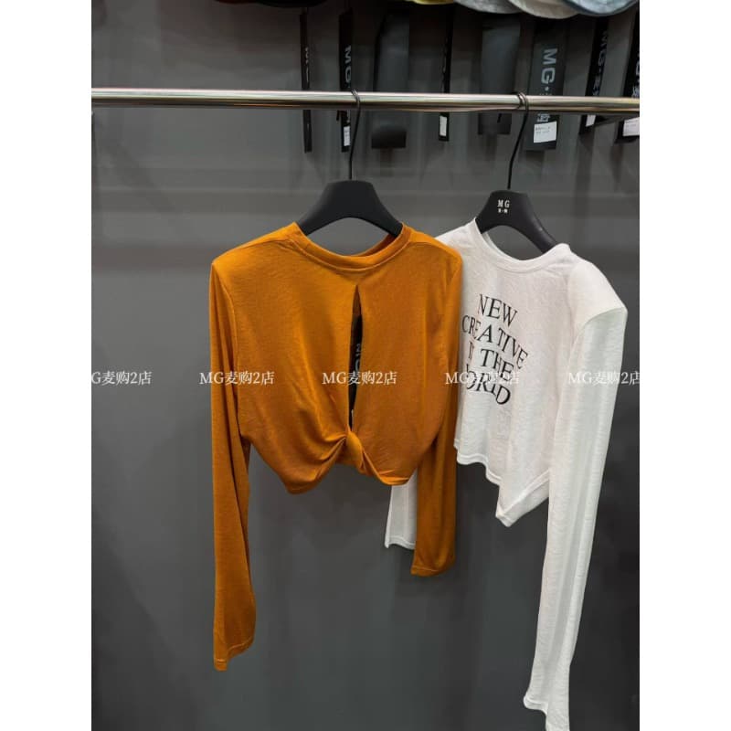 mg 밀 구매 새로운 디자인 센스 백리스 쇼트 스타일 알파벳 프린트 티셔츠 여성 루즈핏 슬림해 보이는 어깨 패드 자외선 차단 맨위 트렌디 이미지 5