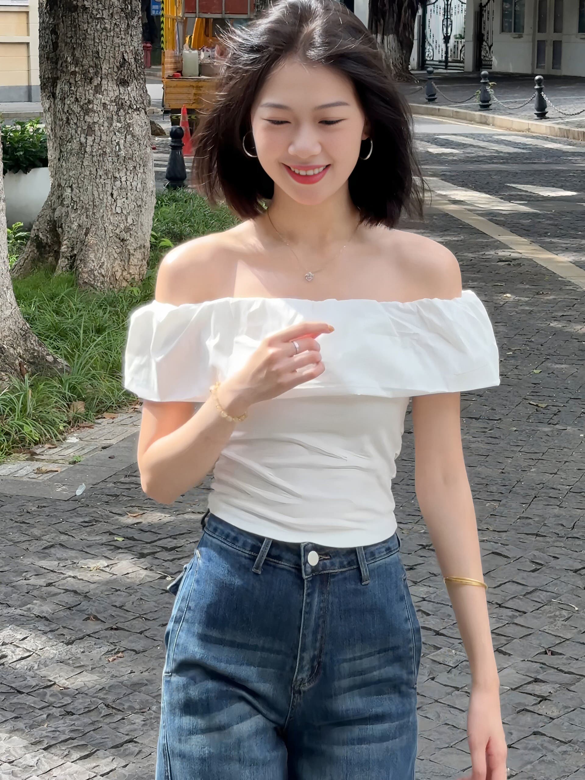 프랑스식 달콤한 매운맛 바람 검정색 오프숄더 프릴 티셔츠 여성 의류 여름 몸매 가꾸기 디자인 센스 오프숄더 쇼트 스타일 맨위 상세 이미지 4