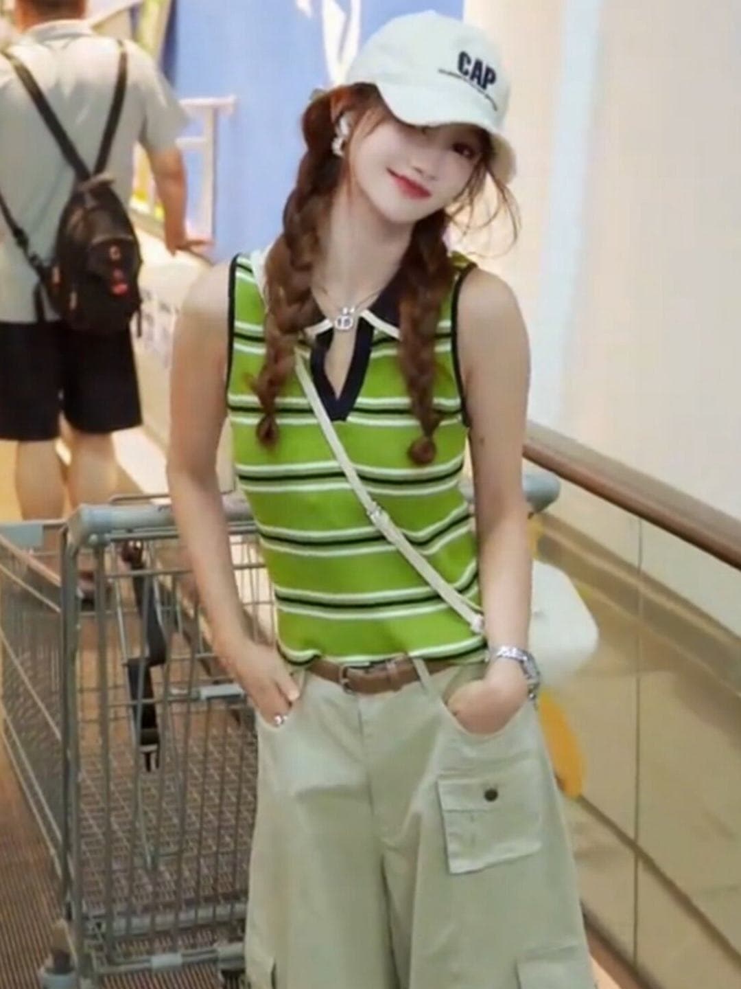 한 부서 레트로 배색 스트라이프 POLO 칼라 민소매 조끼 여성 여름 새로운 품격 몸매 가꾸기 슬림해 보이는 외출용 맨위 이미지 4