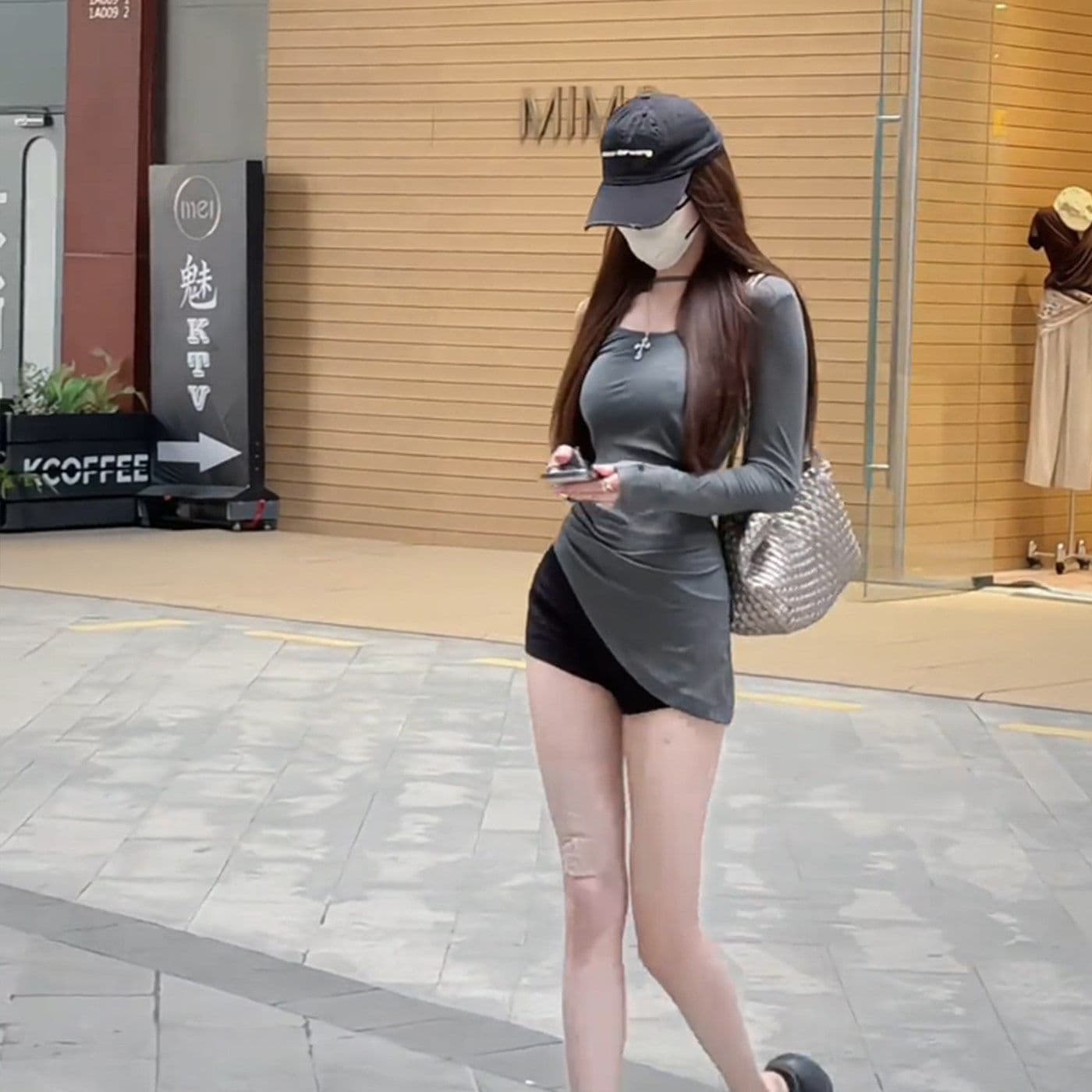 한 부서 순수한 욕망 핫걸 회색 자외선 차단 티셔츠 여성 여름 새로운 디자인 센스 작은 대중 오프숄더 몸매 가꾸기 슬림해 보이는 맨위 상세 이미지 2